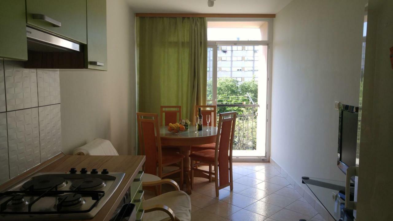 Two Bedroom Apartment Near Beach And Center Сплит Екстериор снимка